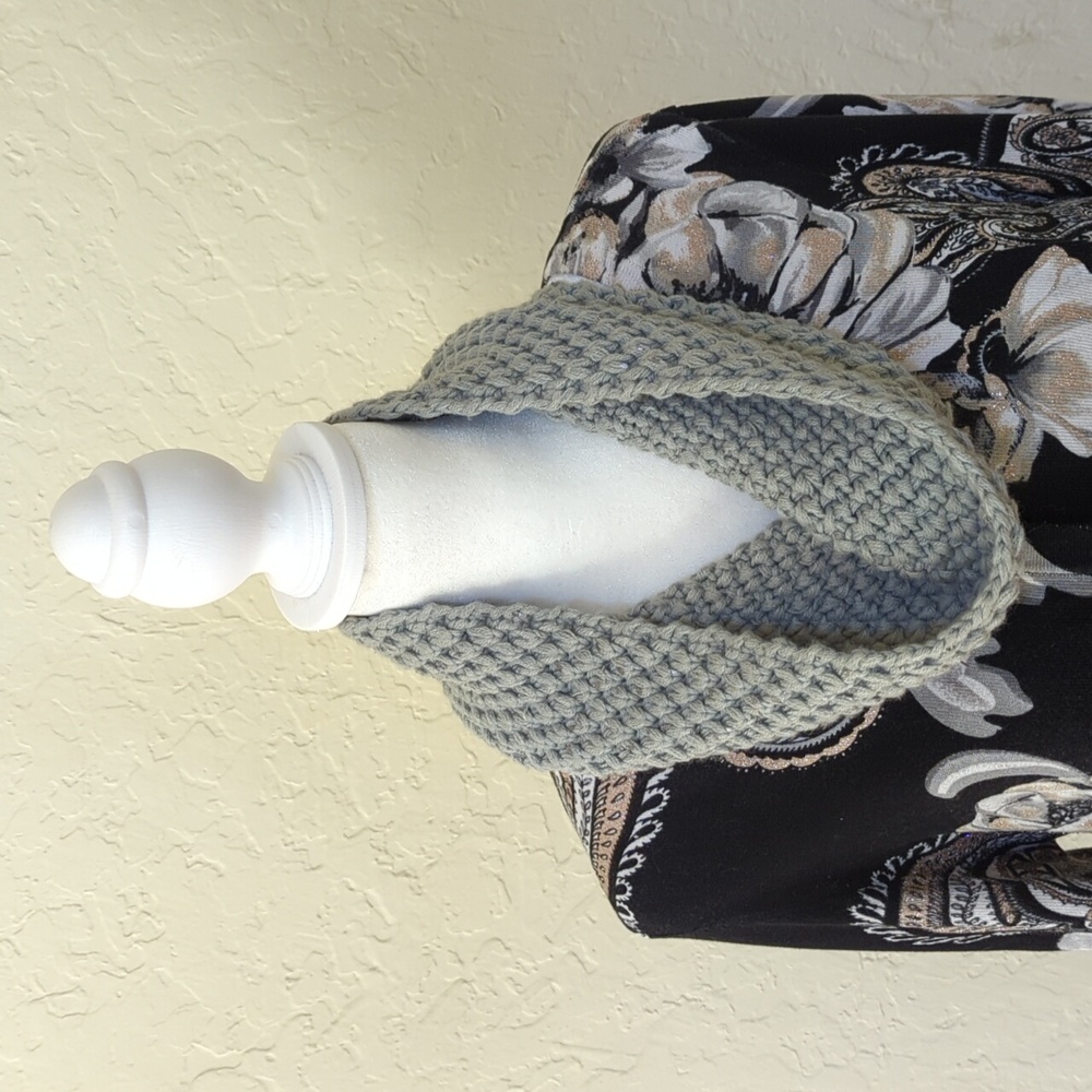 🌻 Accessory Depot Gray Flecked Acrylic Knit Infinity Scarf / Neck Warmer